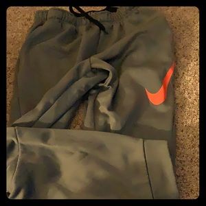 Gray men’s Nike joggers.